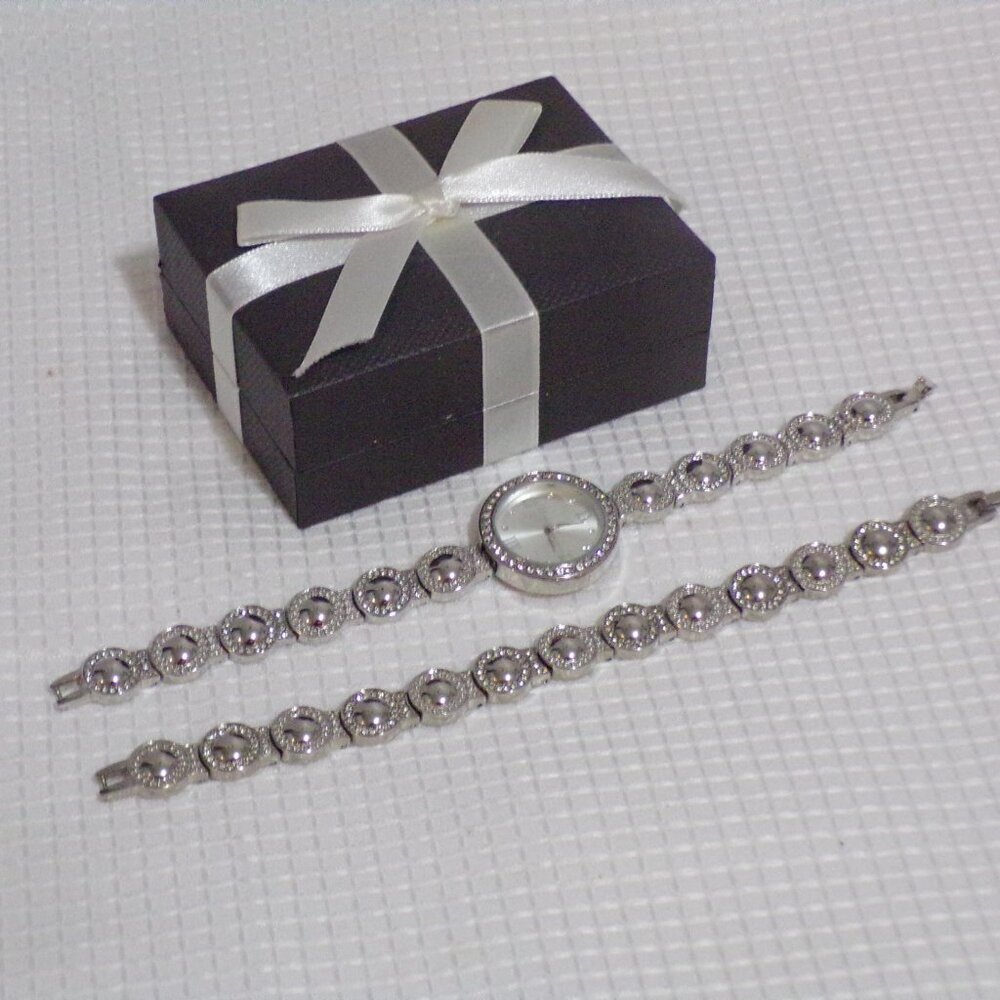 Women's Rhinestone-Encrusted Bezel Watch & Matching Bracelet in Gift Box 7" Wrst